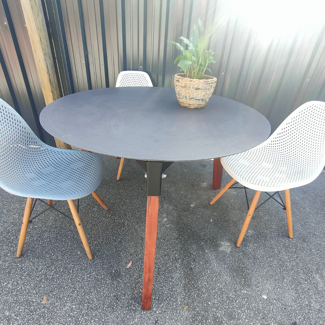 The Merak Breakfast Table BLACK