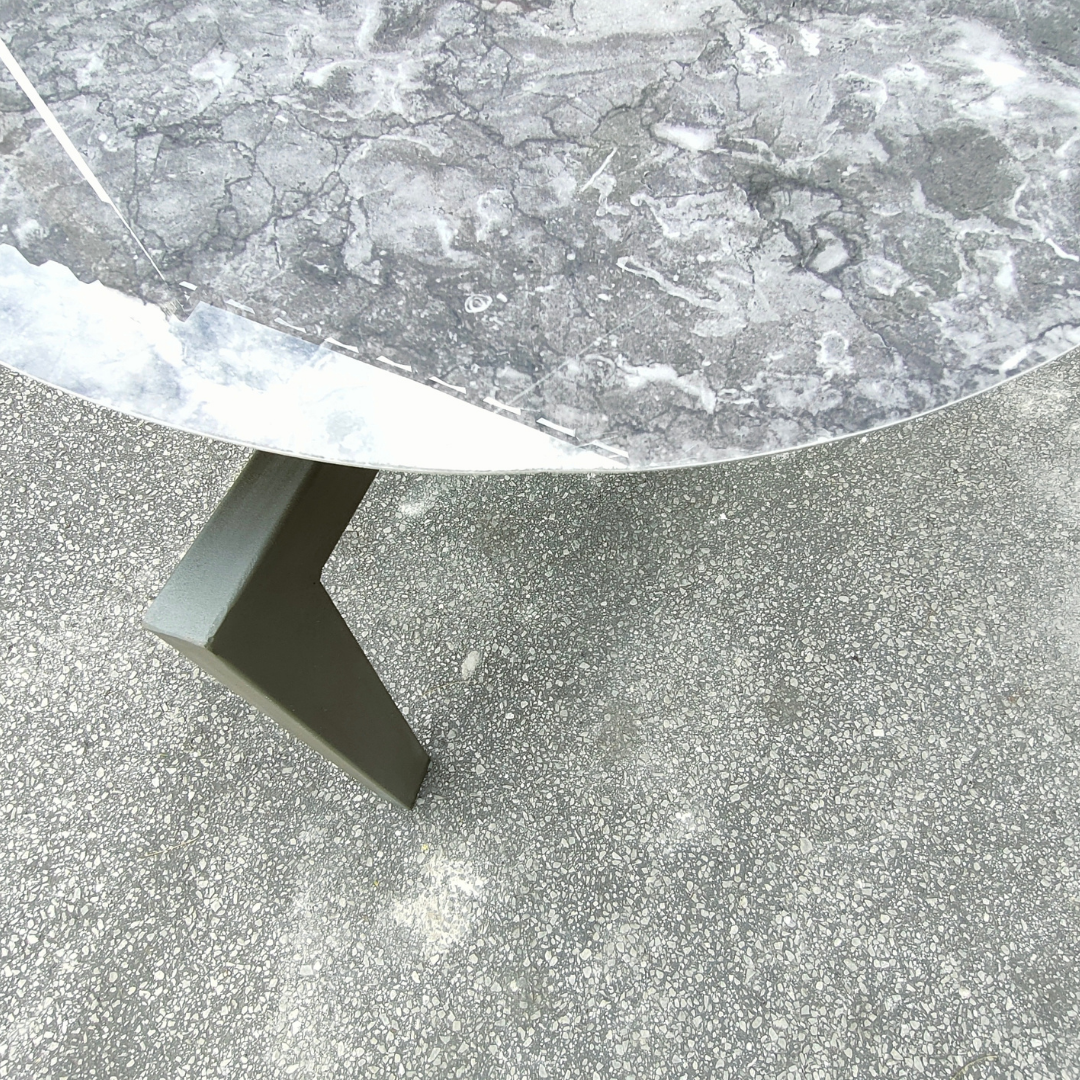 The Erlank War-of-the-Worlds Side Table GRAY (s)
