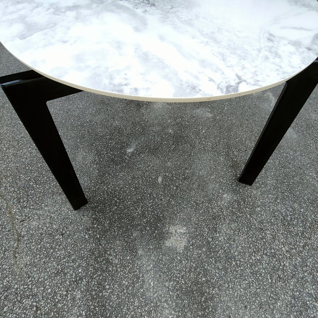 The Erlank War-of-the-Worlds Side Table WHITE (s)
