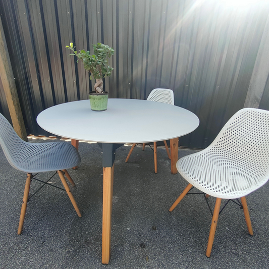 The Merak Breakfast Table LIGHT GRAY