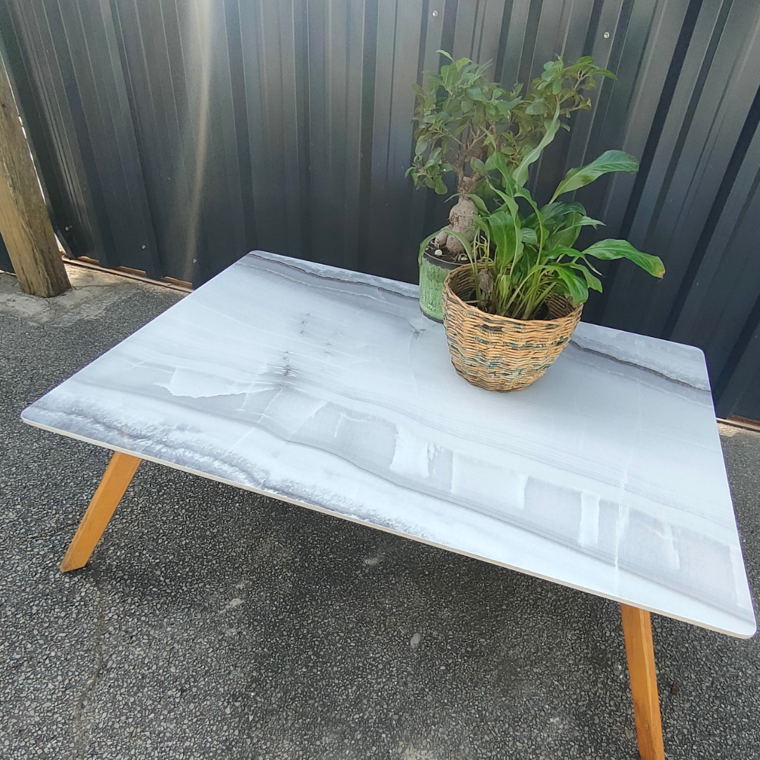 The Llynn Coffee Table Large ONYX