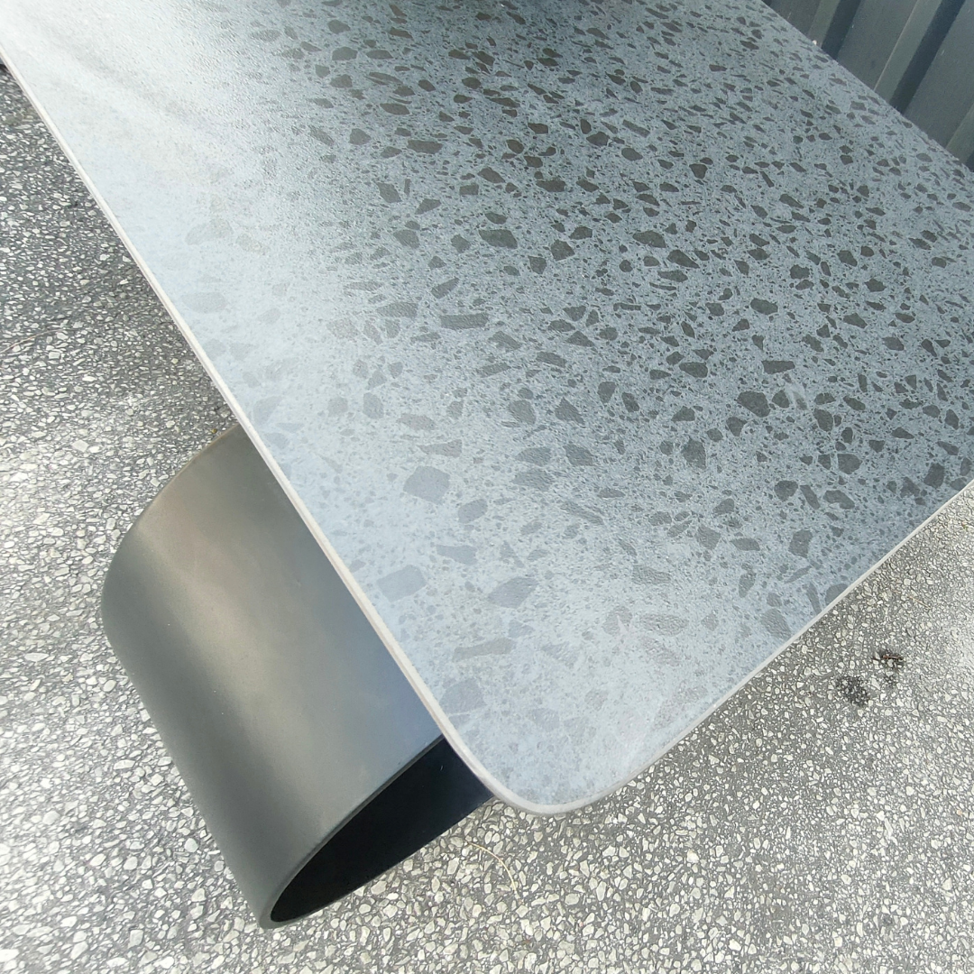 The Steve Oval Coffee Table GRAY/BLACK